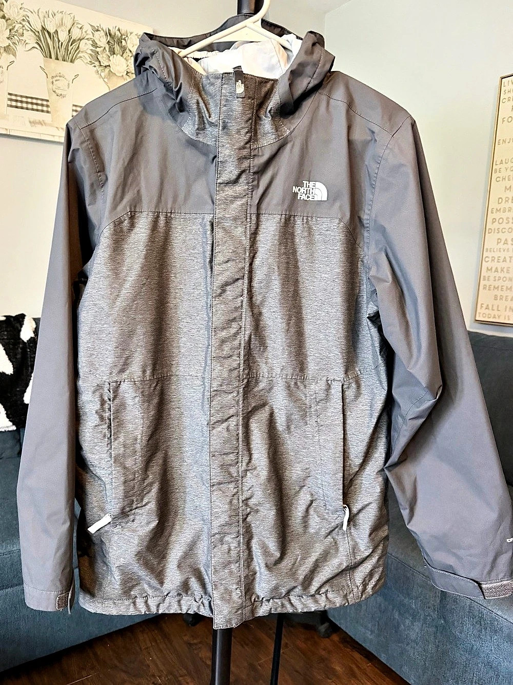 The North Face Boys' Resolve Reflective Jacket Rain Jacket Gray & Black XL